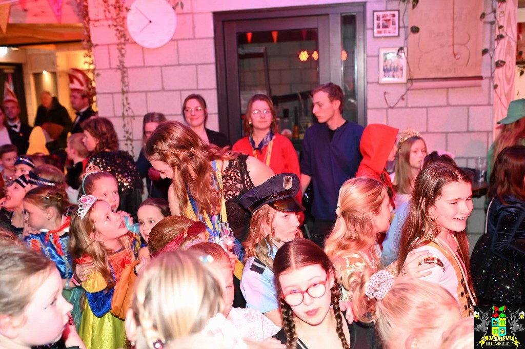 ../Images/Jeugddisco Middeleeuws Carnaval 059.jpg